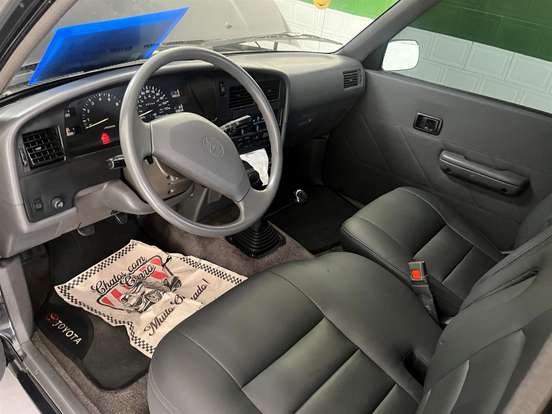 TOYOTA-HILUX-1994