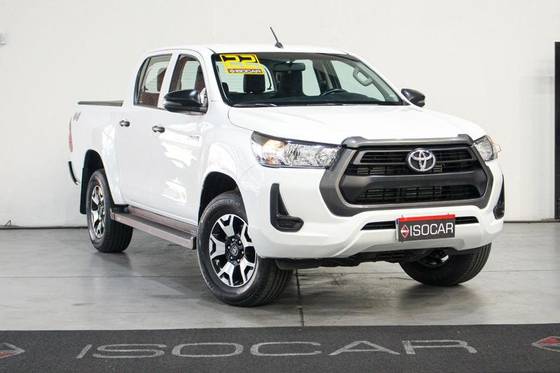 TOYOTA HILUX 2.8 D-4D TURBO DIESEL CD POWER PACK 4X4 MANUAL