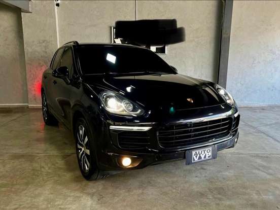 PORSCHE-CAYENNE-2015