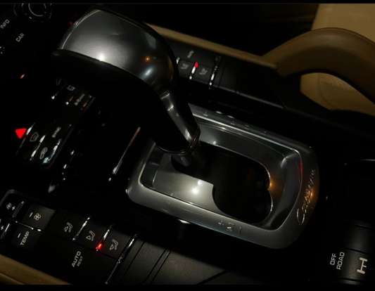 PORSCHE-CAYENNE-2015