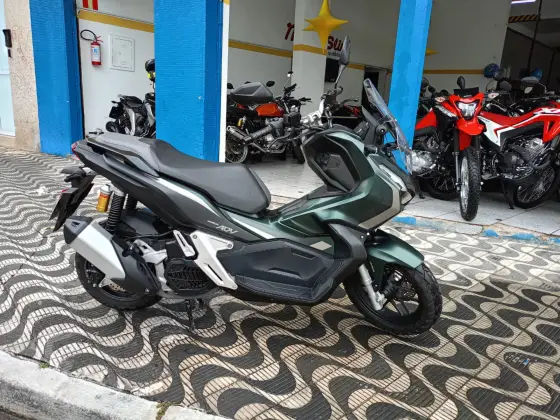 HONDA ADV 