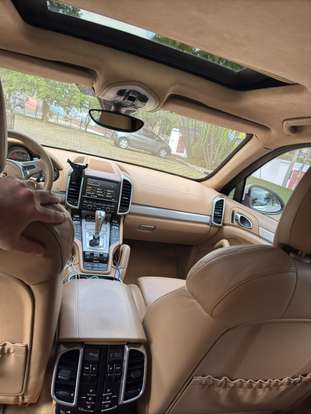 PORSCHE-CAYENNE-2010