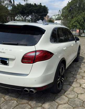 PORSCHE-CAYENNE-2010
