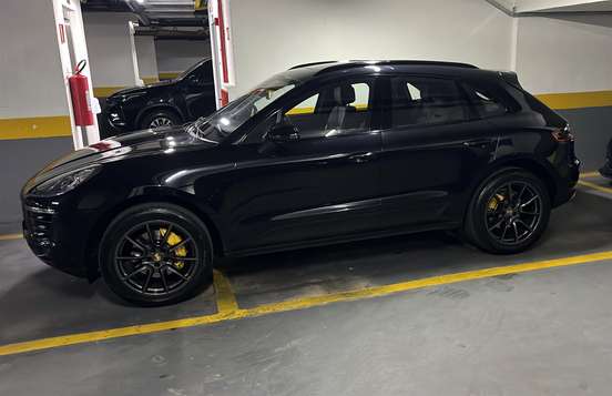 PORSCHE-MACAN-2014