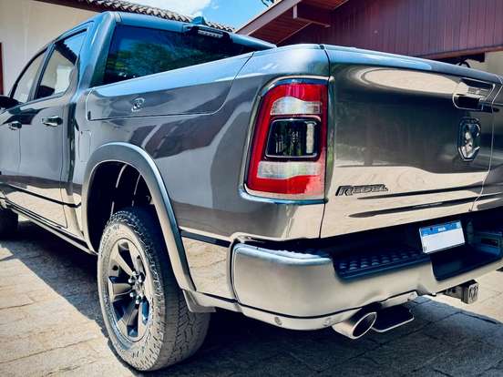 RAM-1500-5.7 V8 GASOLINA REBEL CD 4X4 AUTOMÁTICO RAM-1500-2022