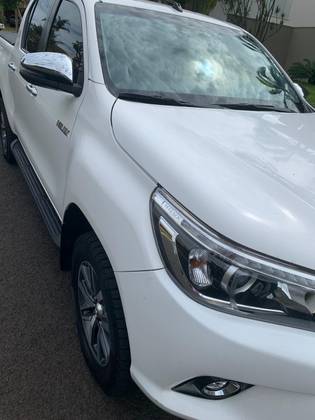 TOYOTA HILUX 2.8 SRX 4X4 CD 16V DIESEL 4P AUTOMÁTICO