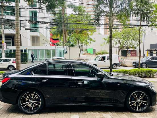 BMW-330i-2.0 16V TURBO GASOLINA M SPORT AUTOMÁTICO BMW-330i-2019