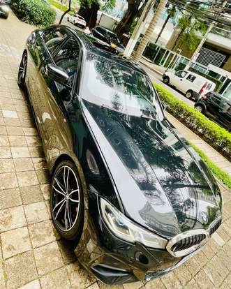 BMW-330i-2019