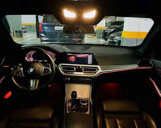 BMW-330i-2019