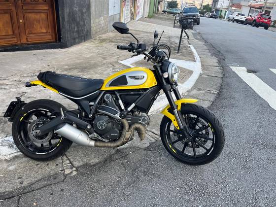 DUCATI SCRAMBLER ICON 