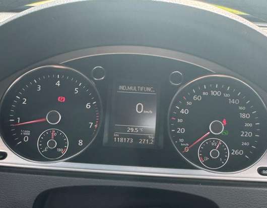 VOLKSWAGEN-PASSAT-2012