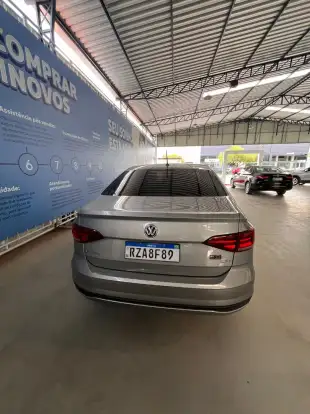 VOLKSWAGEN-VIRTUS-2021