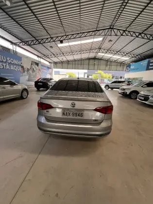 VOLKSWAGEN VIRTUS 1.6 MSI TOTAL FLEX AUTOMÁTICO