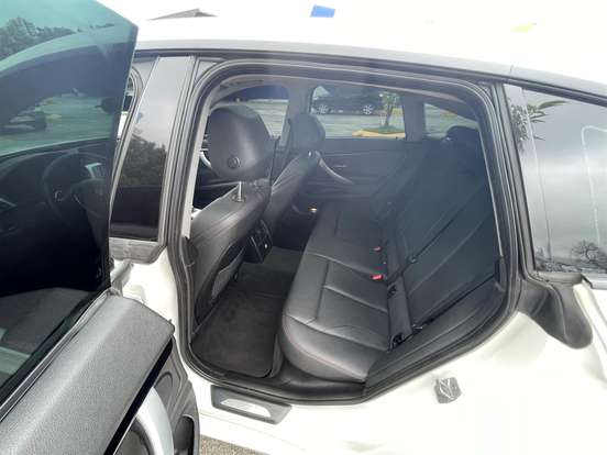 BMW-320i-2014