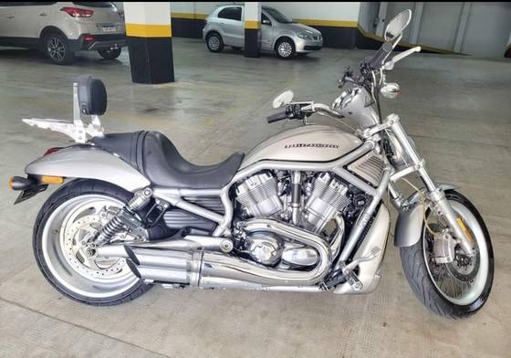 HARLEY-DAVIDSON V-ROD 