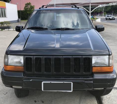 JEEP GRAND CHEROKEE 4.0 LAREDO 4X4 6I 12V GASOLINA 4P AUTOMÁTICO