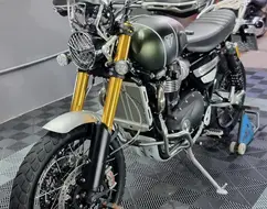 TRIUMPH BONNEVILLE SCRAMBLER 1200 XE TRIUMPH BONNEVILLE SCRAMBLER 1200 XE