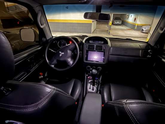 MITSUBISHI-PAJERO TR4-2010