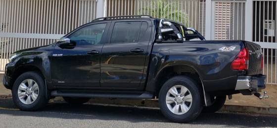 TOYOTA HILUX 2.8 SRV 4X4 CD 16V DIESEL 4P AUTOMÁTICO
