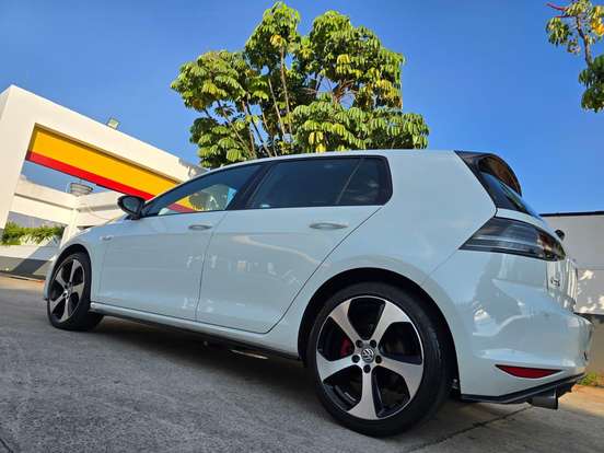 VOLKSWAGEN-GOLF-2.0 TSI GTI 16V TURBO GASOLINA 4P AUTOMÁTICO VOLKSWAGEN-GOLF-2017