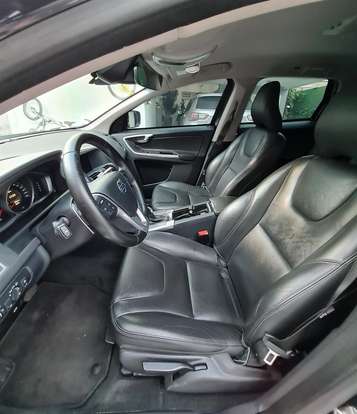 VOLVO-XC60-2016