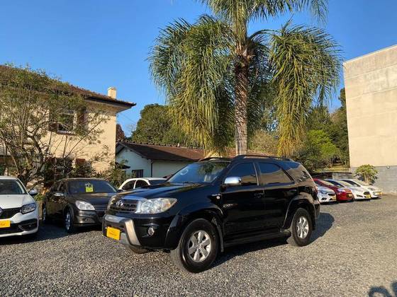 TOYOTA HILUX SW4 4.0 SRV 4X4 V6 24V GASOLINA 4P AUTOMÁTICO