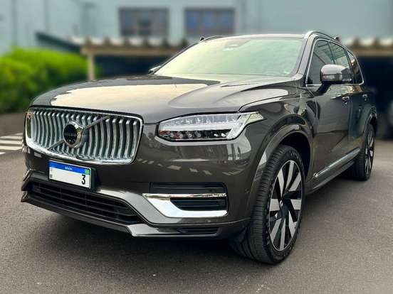 VOLVO-XC90-2023