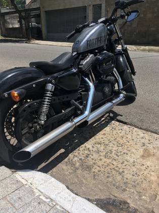 HARLEY-DAVIDSON SPORTSTER FORTY-EIGHT 