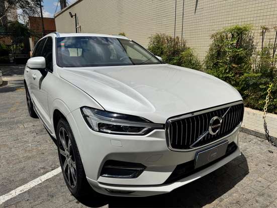 VOLVO-XC60-2018