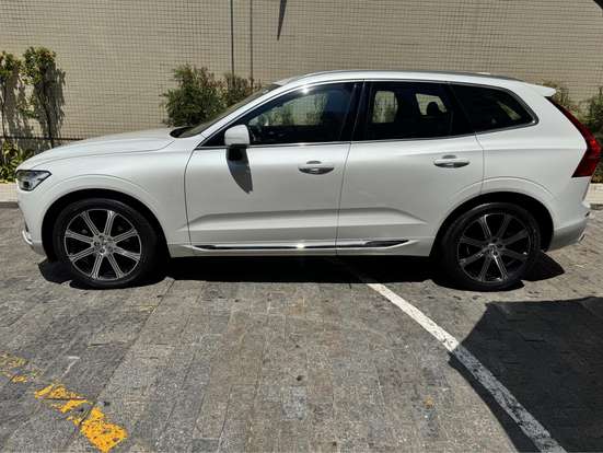 VOLVO-XC60-2018