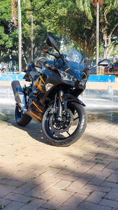 KAWASAKI NINJA 400 