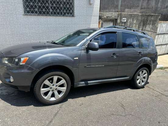 MITSUBISHI-OUTLANDER-2011