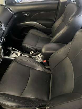 MITSUBISHI-OUTLANDER-2011