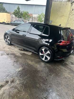 VOLKSWAGEN-GOLF-2015