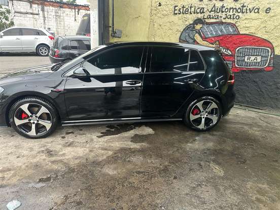 VOLKSWAGEN-GOLF-2015