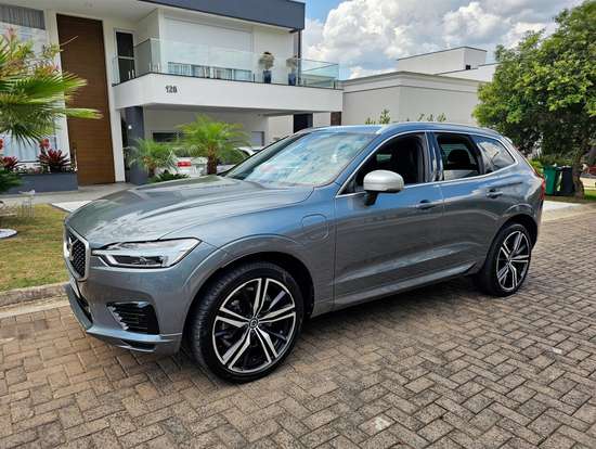 VOLVO-XC60-2018