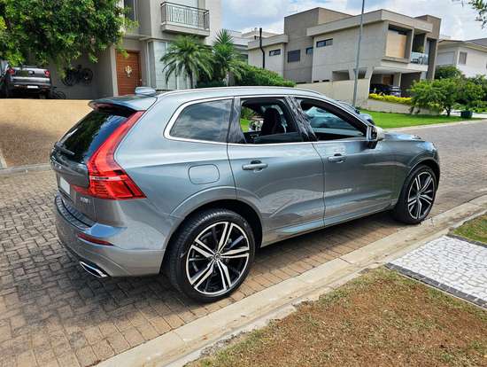 VOLVO-XC60-2018