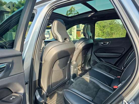 VOLVO-XC60-2018