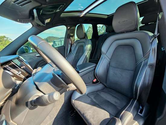 VOLVO-XC60-2018