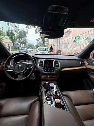 VOLVO-XC90-2020