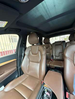 VOLVO-XC90-2020