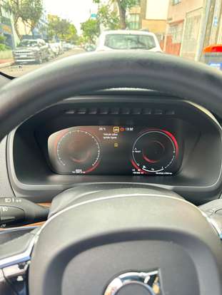 VOLVO-XC90-2020
