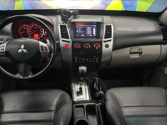 MITSUBISHI-PAJERO DAKAR-3.2 HPE 4X4 7 LUGARES 16V TURBO INTERCOOLER DIESEL 4P AUTOMÁTICO MITSUBISHI-PAJERO DAKAR-2015
