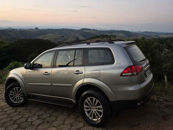 MITSUBISHI-PAJERO DAKAR-3.2 HPE 4X4 7 LUGARES 16V TURBO INTERCOOLER DIESEL 4P AUTOMÁTICO MITSUBISHI-PAJERO DAKAR-2015