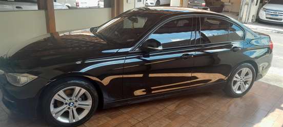BMW-320i-2015