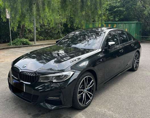 BMW-330e-2021
