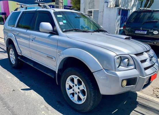 MITSUBISHI-PAJERO SPORT-2010