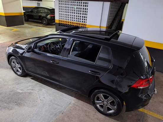 VOLKSWAGEN-GOLF-2014