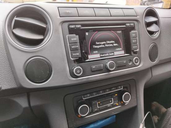 VOLKSWAGEN-AMAROK-2013