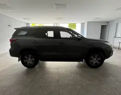 TOYOTA HILUX SW4 2.7 SR 7 LUGARES 4X2 16V FLEX 4P AUTOMÁTICO TOYOTA HILUX SW4 2.7 SR 7 LUGARES 4X2 16V FLEX 4P AUTOMÁTICO